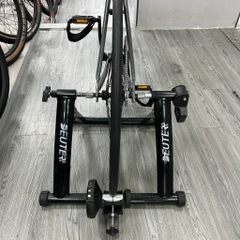 Rulo đạp xe trong nhà DEUTER MT04