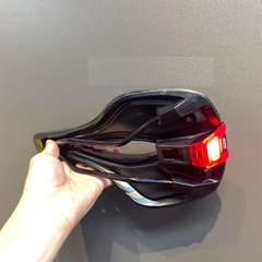 Đèn hậu Giant gắn phía sau yên xe đạp NUMEN+UNICLIP TL2