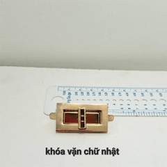khoá vặn chữ nhật ngang