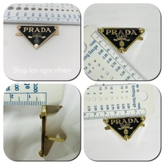 Mác Prada màu bạc