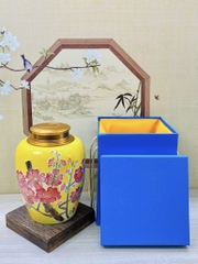 Bình trà sứ hoa nổi in vàng kim
