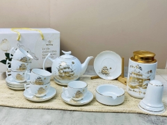 Bộ ấm chén in cảnh vàng kim
