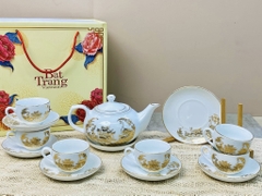 Bộ ấm chén in cảnh vàng kim