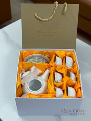 Bộ ấm chén trắng mẫu đơn viền vàng Vietcombank