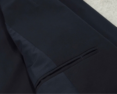 Blazer UNIQLO | Polyester tối màu 2 cúc dáng nhẹ không lót | độ mới 95%