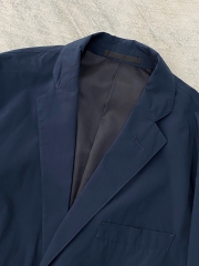 Blazer UNIQLO | Polyester tối màu 2 cúc dáng gọn nhẹ | độ mới 95%