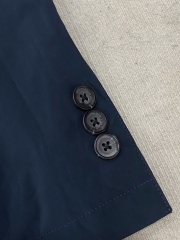 Blazer UNIQLO | Polyester tối màu 2 cúc dáng gọn nhẹ | độ mới 95%