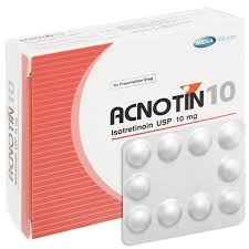 Thuốc Acnotin 10mg  điều trị mụn trứng cá nặng (hộp 3 vỉ x 10 viên)