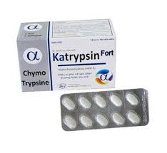 Thuốc Katrypsin Fort 8400IU điều trị phù nề sau chấn thương, phẫu thuật (hộp 10 vỉ x 10 viên)