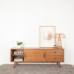 Tủ Kệ TiVi Gỗ ODENSE 601 – Gỗ Cao Su, Thiết Kế Vintage, Cánh Trượt Sang Trọng | Decoraz.vn