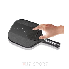 Tẩy vệ sinh mặt vợt Pickleball