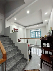 NHÀ HẺM XE ÔTÔ LẠC LONG QUÂN P.BẢY HIỀN, 5 TẦNG RẤT TIỆN NGHI.