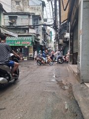 Nhà đường Trần Văn Hoàng, phường 9 Tân Bình, 3 Tầng hẻm 8m.