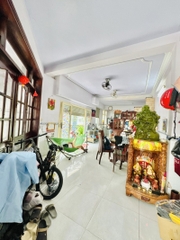 Nhà Đường Ni Sư Huỷnh Liên Tân Bình, Nhà Lô Góc Thoáng Mát.