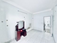 NHÀ HẺM XE HƠI LẠC LONG QUÂN P11 TÂN BÌNH, 5 TẦNG GIÁ 6,35 TỶ.