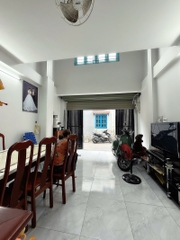 NHÀ HẺM XE ÔTÔ LẠC LONG QUÂN P.BẢY HIỀN, 5 TẦNG RẤT TIỆN NGHI.