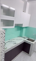 Nhà đường cách mạng tháng tám, phường 5 Tân Bình nhỉnh hơn 4 tỷ , mà đến 4 tầng. Nhà giá rất Rẻ so với thị trường chung.