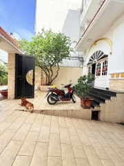 BIỆT THỰ ĐƯỜNG QUÁCH VĂN TUẤN P12 TÂN BÌNH GẦN SÂN BAY.