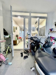 NHÀ TÂN SƠN NHÌ, TÂN PHÚ GIÁP TÂN BÌNH NGANG 3,7M NỞ HẬU 4,9M X 15M.