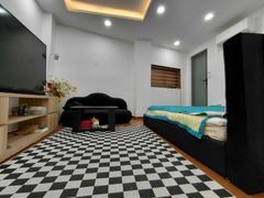 NHÀ NGAY CHỢ VẢI SẦM UẤT TÂN BÌNH, 3 TẦNG GIÁ 6,4 TỶ.