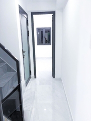 Nhà đường cách mạng tháng tám, phường 5 Tân Bình nhỉnh hơn 4 tỷ , mà đến 4 tầng. Nhà giá rất Rẻ so với thị trường chung.