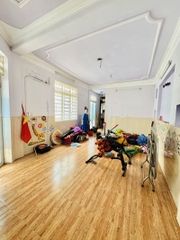 Nhà Đường Ni Sư Huỷnh Liên Tân Bình, Nhà Lô Góc Thoáng Mát.