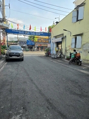 NHÀ LÊ VĂN QUỚI,  GẦN NGÃ TƯ 4 XÃ, NHÀ 3 TẦNG 2,1 TỶ.
