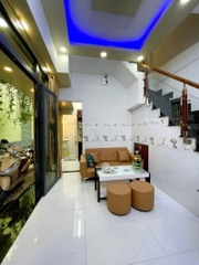 NHÀ NGUYỄN HỒNG ĐÀO T.BÌNH, HẺM TRƯỚC NHÀ 3M GIÁ 4,3 TỶ.