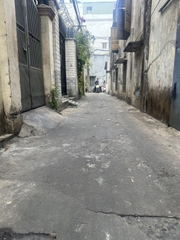 NHÀ HẺM 3M LÊ LAI PHƯỜNG 12 TÂN BÌNH,  4M X 26M.