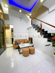 NHÀ NGUYỄN HỒNG ĐÀO T.BÌNH, HẺM TRƯỚC NHÀ 3M GIÁ 4,3 TỶ.