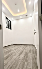 NHÀ HẺM XE HƠI LẠC LONG QUÂN, 2 TẦNG 3,2 M X 14 M 6,4 TỶ.