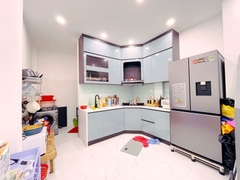 Nhà Phú Thọ Hòa, Tân Phú khu chợ vải rất sầm uất.