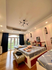 BIỆT THỰ ĐƯỜNG NGUYỄN TRỌNG TUYỂN TÂN BÌNH, KHU ĐẠI GIA GẦN SÂN BAY.