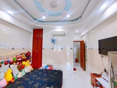 Nhà đường Nguyễn Văn Yến số cũ Phan Anh Ôtô đậu trước cửa nhà.