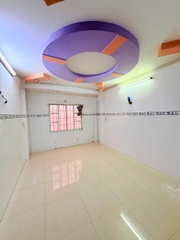 Nhà ở đường Âu Cơ, phường 9 Tân Bình giáp quận 10 và 11.