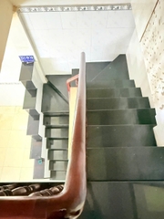Nhà ở đường Âu Cơ, phường 9 Tân Bình giáp quận 10 và 11.