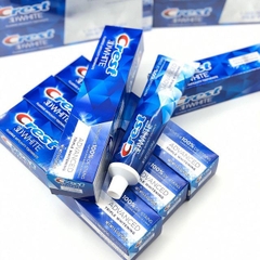 KEM ĐÁNH RĂNG CREST 3D WHITE ADVANCED TRIPLE WHITENING - 158G