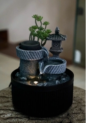 Thác Nước Phong Thủy Mini TNMKB06 – Dáng Cối Xay Trang Trí Bàn Làm Việc