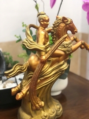 Tượng Thánh Gióng Gốm Vàng Đồng TTGKB04 – Vượng Khí Dồi Dào, Bình An Trọn Vẹn