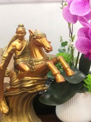 Tượng Thánh Gióng Gốm Vàng Đồng TTGKB04 – Vượng Khí Dồi Dào, Bình An Trọn Vẹn