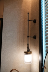 Rivius Ferra – Đèn Tường Treo Kim Loại Phong Cách Công Nghiệp Sang Trọng