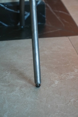 Rivius Verde – Ghế Vải Với Tựa Cuộn Khung Kim Loại