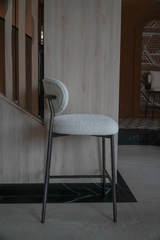 Rivius Waffina – Ghế Bar Vải Bouclé Tựa Tròn Hiện Đại