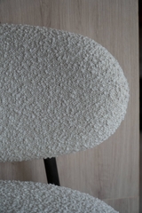 Rivius Waffina – Ghế Bar Vải Bouclé Tựa Tròn Hiện Đại