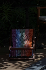 Rivius Prisma – Ghế Macrame Gỗ Gấp Đan Thủ Công Sắc Cầu Vồng Cỡ Nhỏ