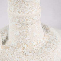 Rivius Vulkara – Bình Gốm Sần Dáng Vò Có Tay Cầm Cổ Điển