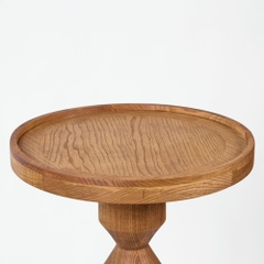 Rivius Turnelle – Bàn Tròn Chân Gỗ Chạm Khắc Điêu Khắc