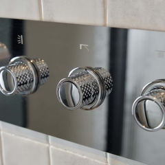 Rivius Aquanova – Bộ Vòi Sen Sắc Bạc Với Bảng Điều Khiển Hiện Đại