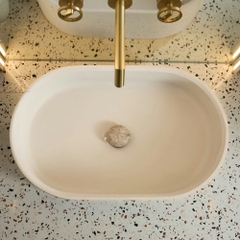 Rivius Elna - Lavabo Đặt Bàn Dáng Oval Thanh Lịch Tối Giản