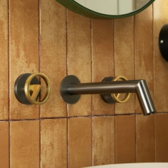 Rivius Onytwirl – Vòi Rửa Sắc Tối Với Tay Xoay Đôi Độc Đáo